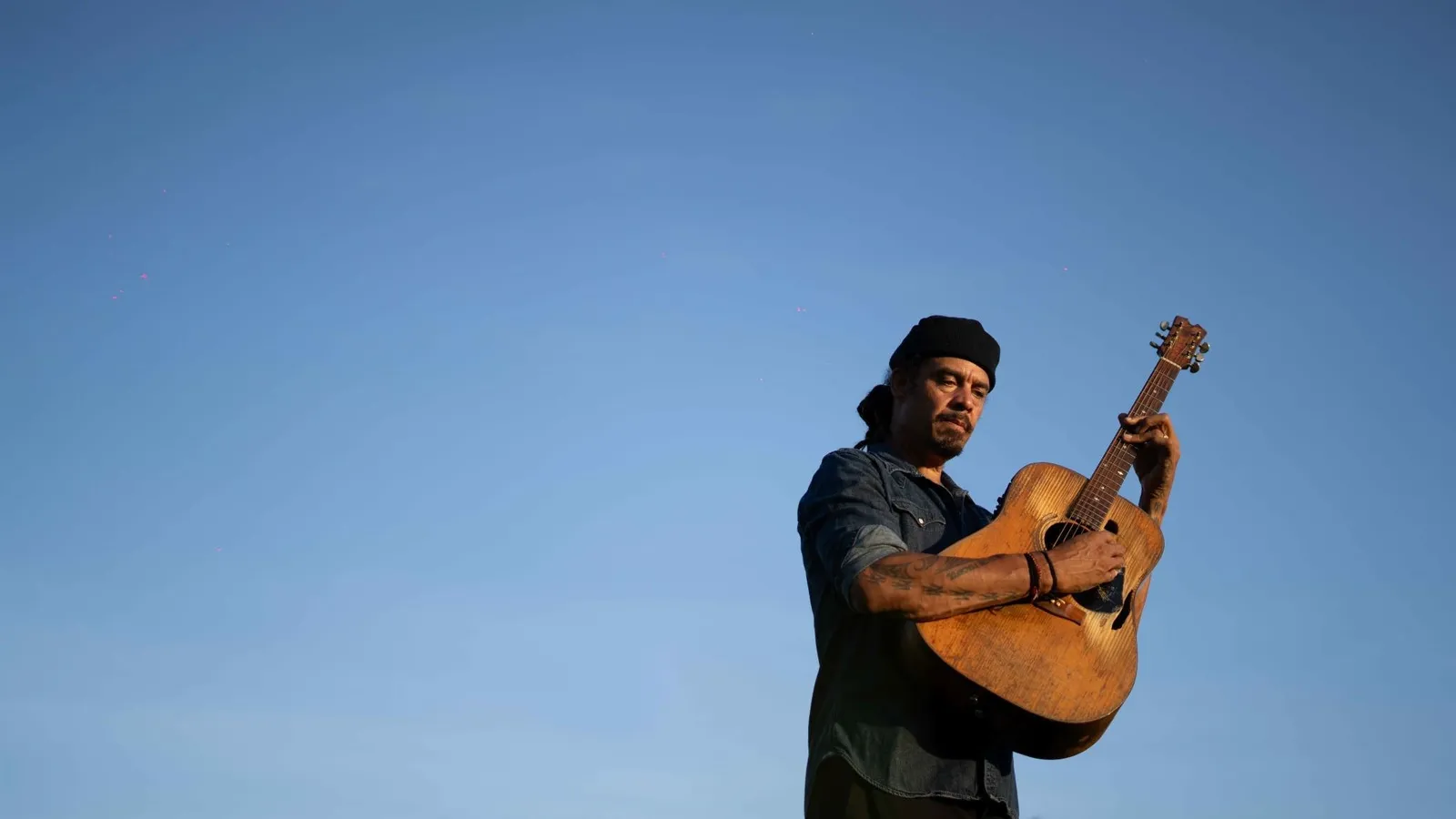 Michael Franti Trio - Heartstrings & Dynamite