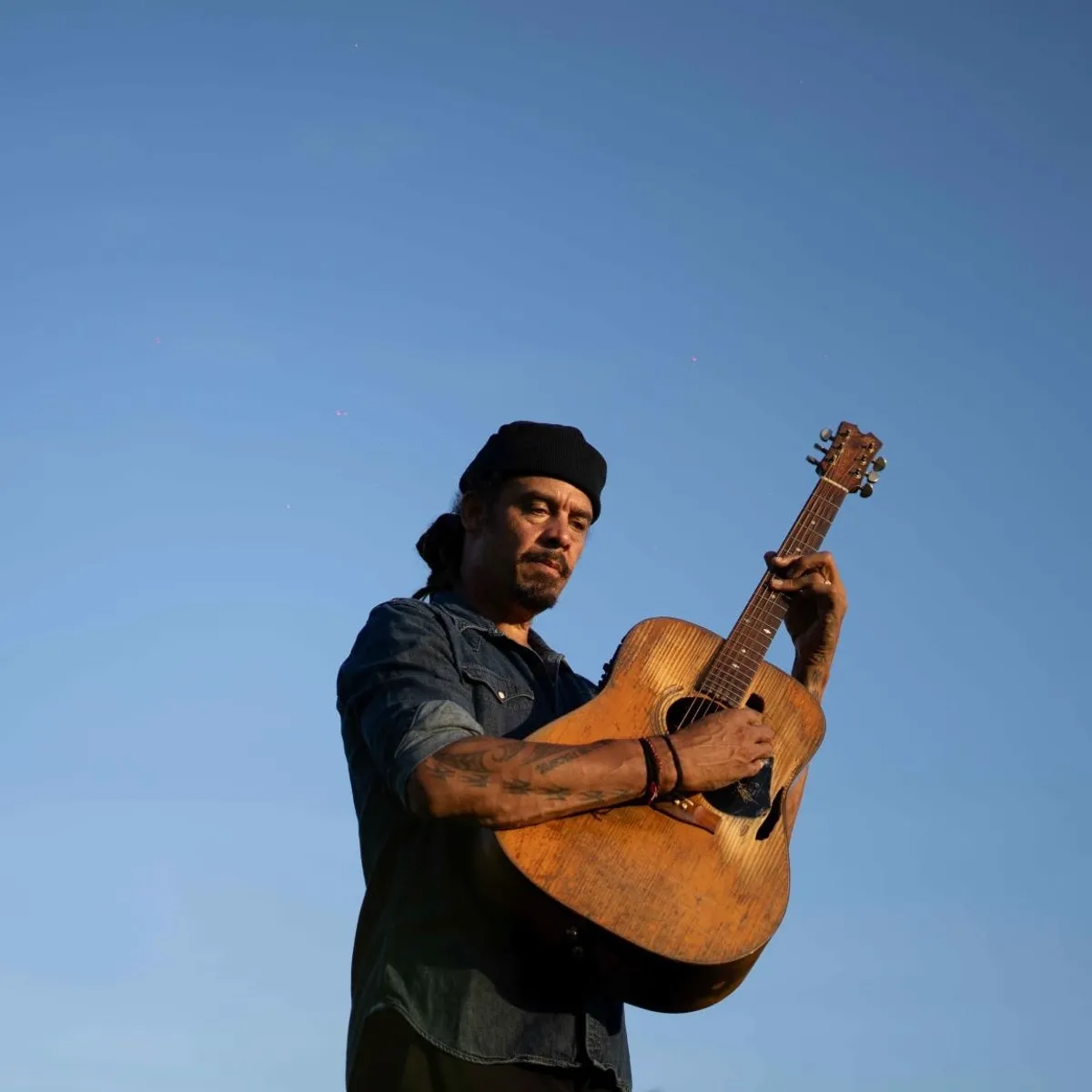 Michael Franti Trio - Heartstrings & Dynamite