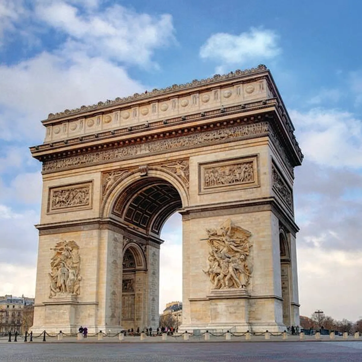 The Great Builders of Paris with Russell Kelley