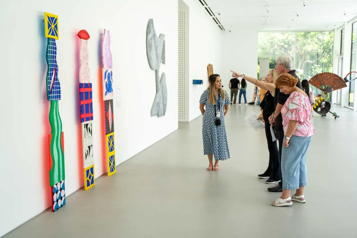 Highlights of the Collection (in Spanish): 50 min